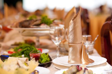 Restoranda servis masası