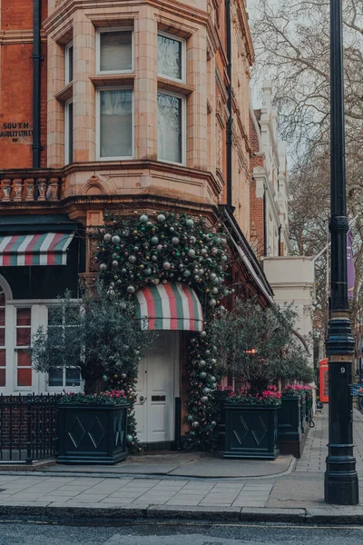 London Großbritannien Dezember 2020 Weihnachtsdekor Der Außenfassade Von Harry Bar — Stockfoto