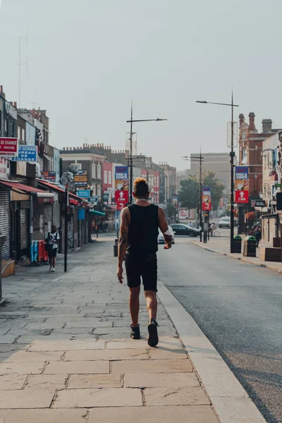 London August 2020 Rear View Man Walking Empty High Street — Φωτογραφία Αρχείου