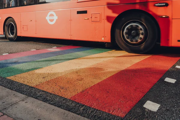 Londres Reino Unido Agosto 2020 Cruce Peatonal Del Arco Iris — Foto de Stock