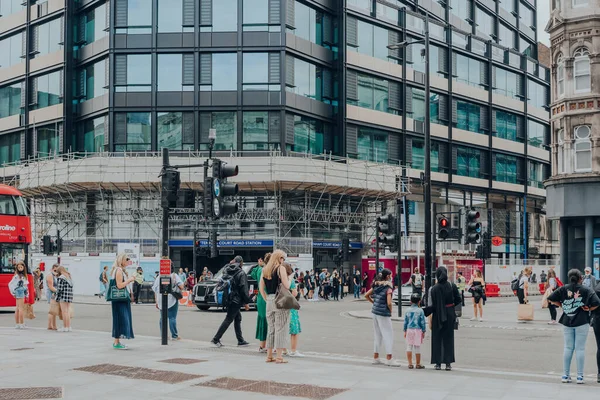 Londres Reino Unido Junio 2021 Gente Caminando Cerca Estación Tottenham — Foto de Stock