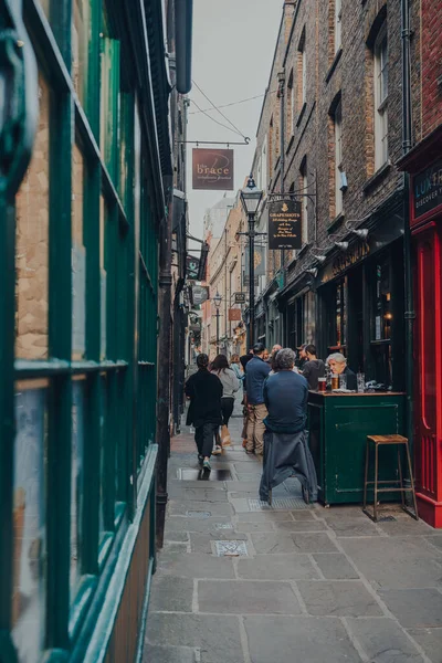 London Großbritannien September 2021 Menschen Den Tischen Freien Einer Kneipe — Stockfoto