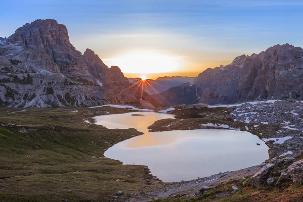 Olaszország Alpok Dolomitok. Lago dei Piani — Stock Fotó