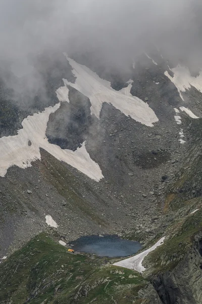 Lago de montaña — Foto de Stock