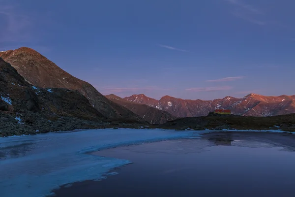 Sığınma evi caltun, Romanya — Stok fotoğraf