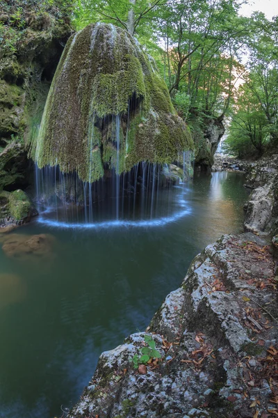 Cascada Bigar Falls en Nera Beusnita Gorges National Park, Rumania —  Fotos de Stock