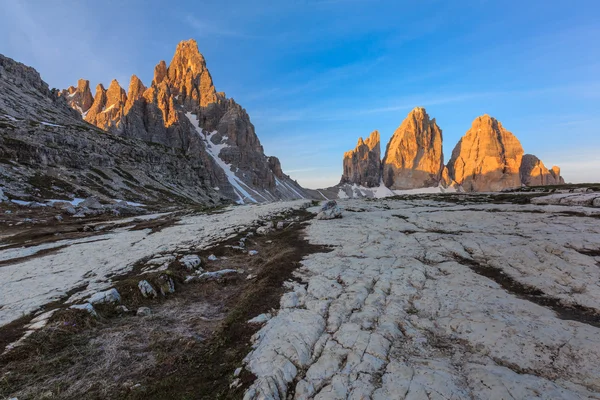 Tre Cime di Lavaredo au lever du soleil, Alpes Dolomites, Italie — Photo