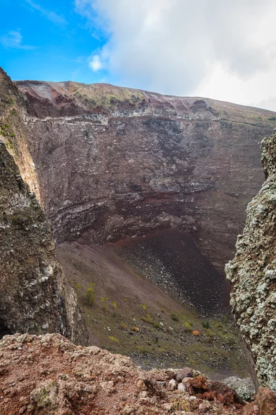 イタリア、ナポリのヴェスヴィオ火山のクレーター — ストック写真