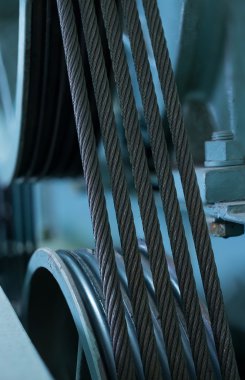 Asansör kontrol Oda. binanın içinde kontrol kabloları