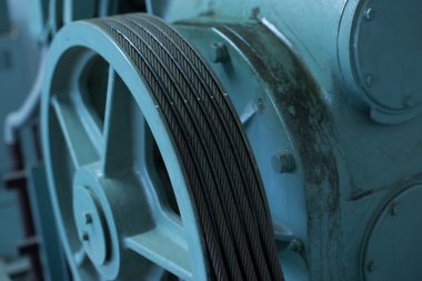 Asansör kontrol Oda. binanın içinde kontrol kabloları