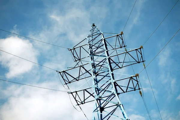 Elektrik Iletim Kulesi Gökyüzüne Bakıyor Yüksek Gerilim Hattı — Stok fotoğraf