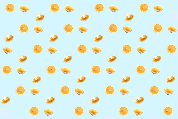 Hell Bunte Sich Wiederholende Muster Aus Zitronenstücken Auf Blauem Hintergrund — Stockfoto