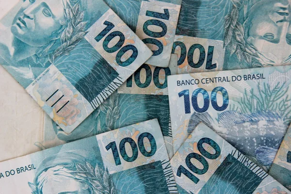 Anteckningar 100 äkta valuta i Brasilien — Stockfoto