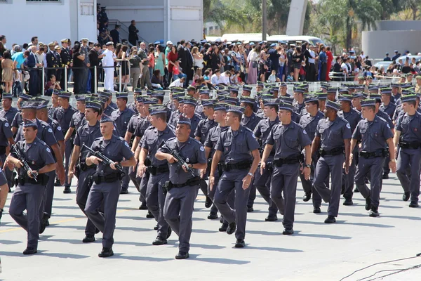 Στρατιώτες που παρελαύνει στη γιορτή της ανεξαρτησίας της Βραζιλίας — Φωτογραφία Αρχείου