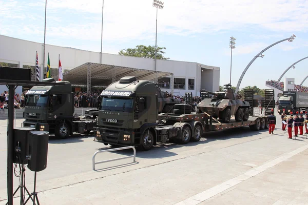 Autos für den Transport der brasilianischen Armee — Stockfoto
