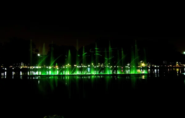 Ibirapuera park die Nacht — Stockfoto