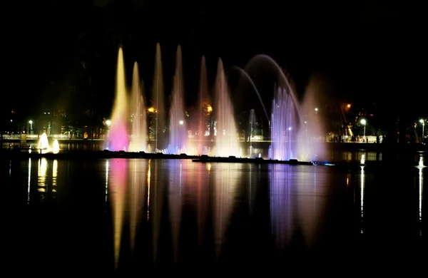 Ibirapuera park die Nacht — Stockfoto