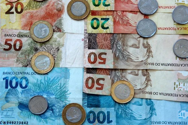 Brasilien myntar och kassa noterar — Stockfoto