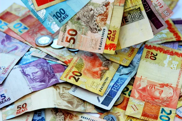 Βραζιλία χρήματα σε διάφορες ονομαστικές αξίες — Φωτογραφία Αρχείου