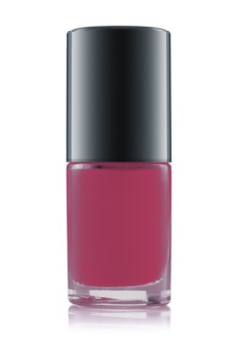 Beyaz arka planda tırnak cilası şişesi