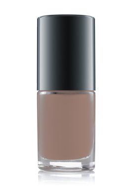 Beyaz arka planda tırnak cilası şişesi