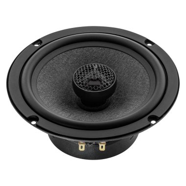 Otomotiv eş eksenli hoparlör ile entegre tweeter beyaz üzerinde izole, gelişmiş orta aralık ve yüksek frekanslı performans için tasarlanmıştır araba ses sistemleri.