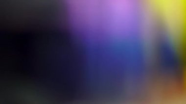 Çevresel spektral arka plan. Muhteşem ışık geçişleri. Koyu arkaplanda parlayan ışık huzmeleri.