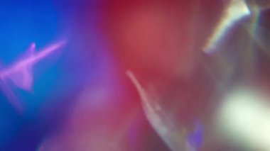 Lüks gökkuşağı örtüsü. Moda ışık başkalaşımları. Karanlık uzayda parlayan ışık. 