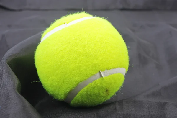 Bola de tênis perto — Fotografia de Stock