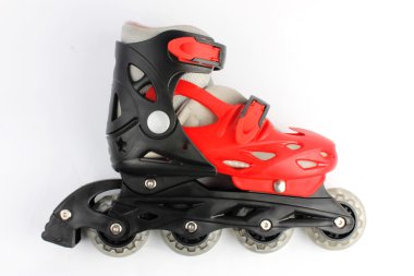 beyaz izole kırmızı & siyah renkli tekerlekli paten