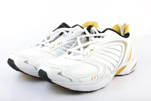 Спортивне взуття ізольоване на білому — стокове фото