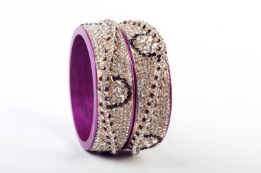 Güzel ve çok çekici bilezikler. Hint bilezik