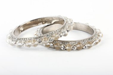 Güzel ve çok çekici bilezikler. Hint bilezik