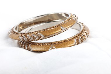 Güzel ve çok çekici bilezikler. Hint bilezik