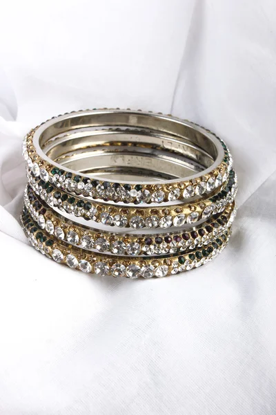 Bellissimi e molto attraenti Bangles. Bracciale indiano — Foto Stock