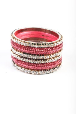 Güzel ve çok çekici bilezikler. Hint bilezik