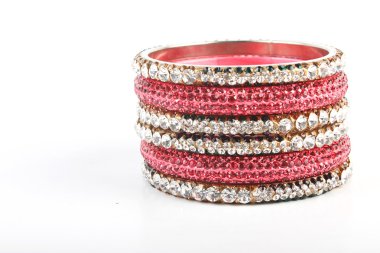 Güzel ve çok çekici bilezikler. Hint bilezik