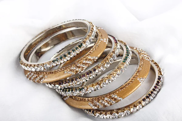 Bellissimi e molto attraenti Bangles. Bracciale indiano — Foto Stock