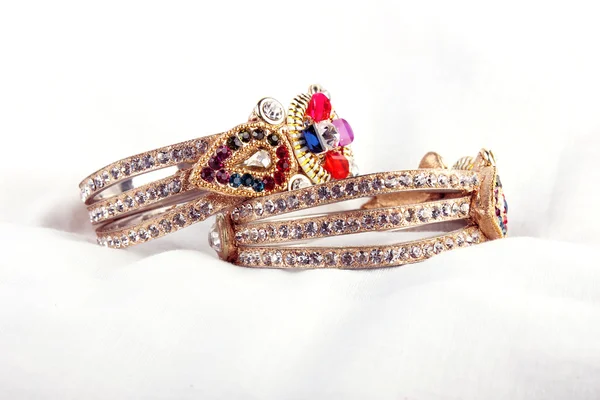 Красиві & дуже привабливі браслети. Індійська браслет — стокове фото