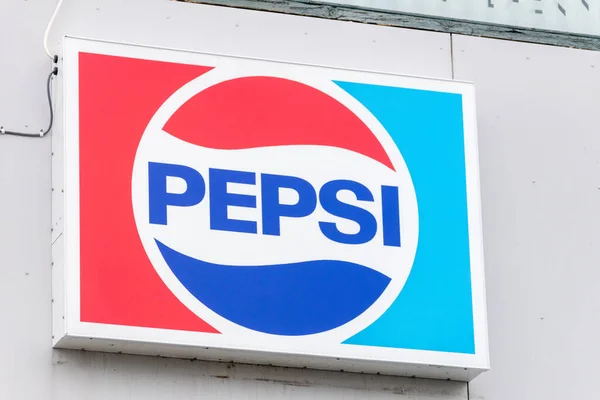 Reykjavik Islandia Junio 2020 Logotipo Del Refresco Alcohólico Pepsi Vendido — Foto de Stock
