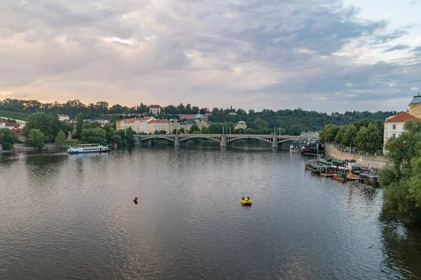 Vista Panoramica Sul Fiume Moldava Praga All Ora Del Tramonto — Foto Stock