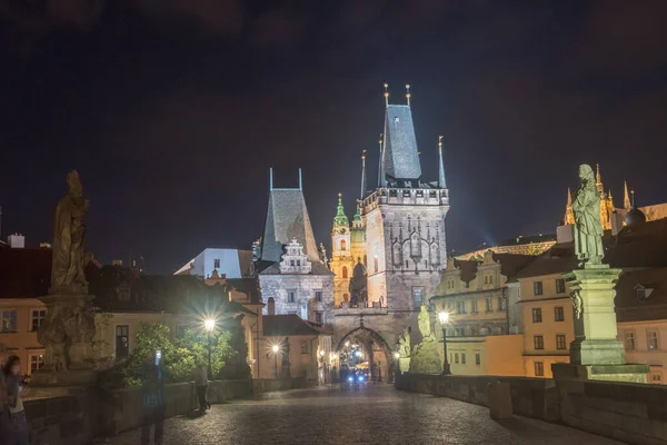 Vista Nocturna Las Torres Del Puente Carlos Mala Strana Ciudad — Foto de Stock