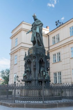Prag, Çek Cumhuriyeti - 10 Temmuz 2020: 4. Charles 'ın heykeli, Kutsal Roma İmparatoru.