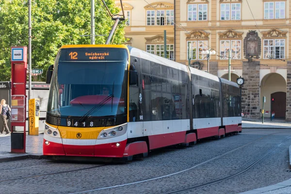 Praga Czechy Lipca 2020 Tramwaj Miejski Skoda — Zdjęcie stockowe