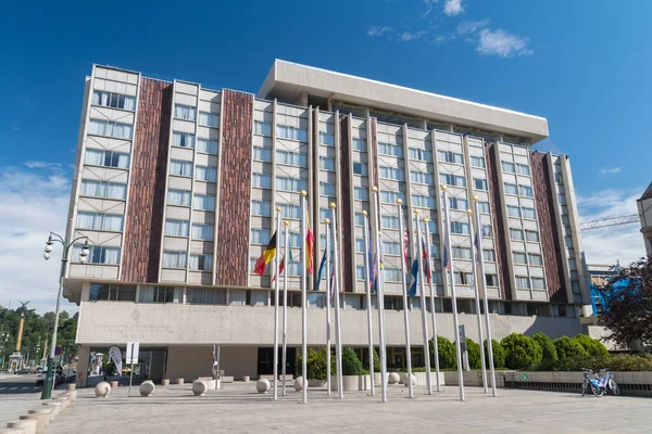 Czech Republic 2020年7月10日 ホテル インターコンチネンタル プラガ付近の旗 — ストック写真