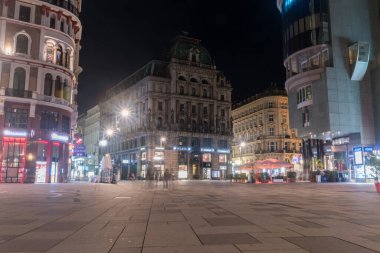 Viyana, Avusturya - 30 Ağustos 2020: Stick im Eisen Platz Meydanı.