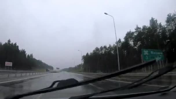 Wiazowna Polonya Aralık 2020 Yağmur Sırasında Otoyolda Araba Sürmek — Stok video
