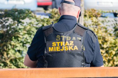 Yeleğe Straz Miejska (Belediye Polisi) imzası.
