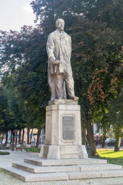 Slupsk, Polonya - 22 Eylül 2020 Henryk Adam Aleksander Pius Sienkiewicz Heykeli.