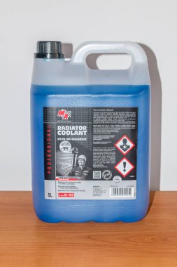 Pruszcz Gdanski, Polonya - 6 Nisan 2021: MA Profesyonel Radyatör Soğutucu.